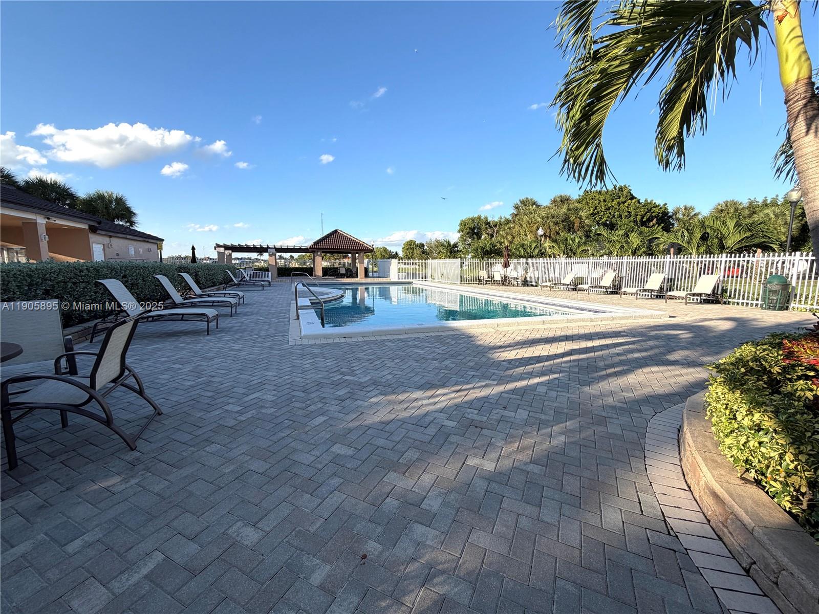 MARBELLA PARK - Residential