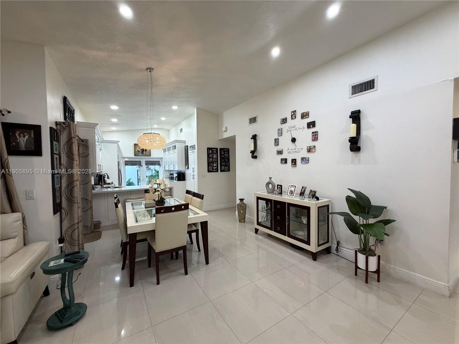 MARBELLA PARK - Residential