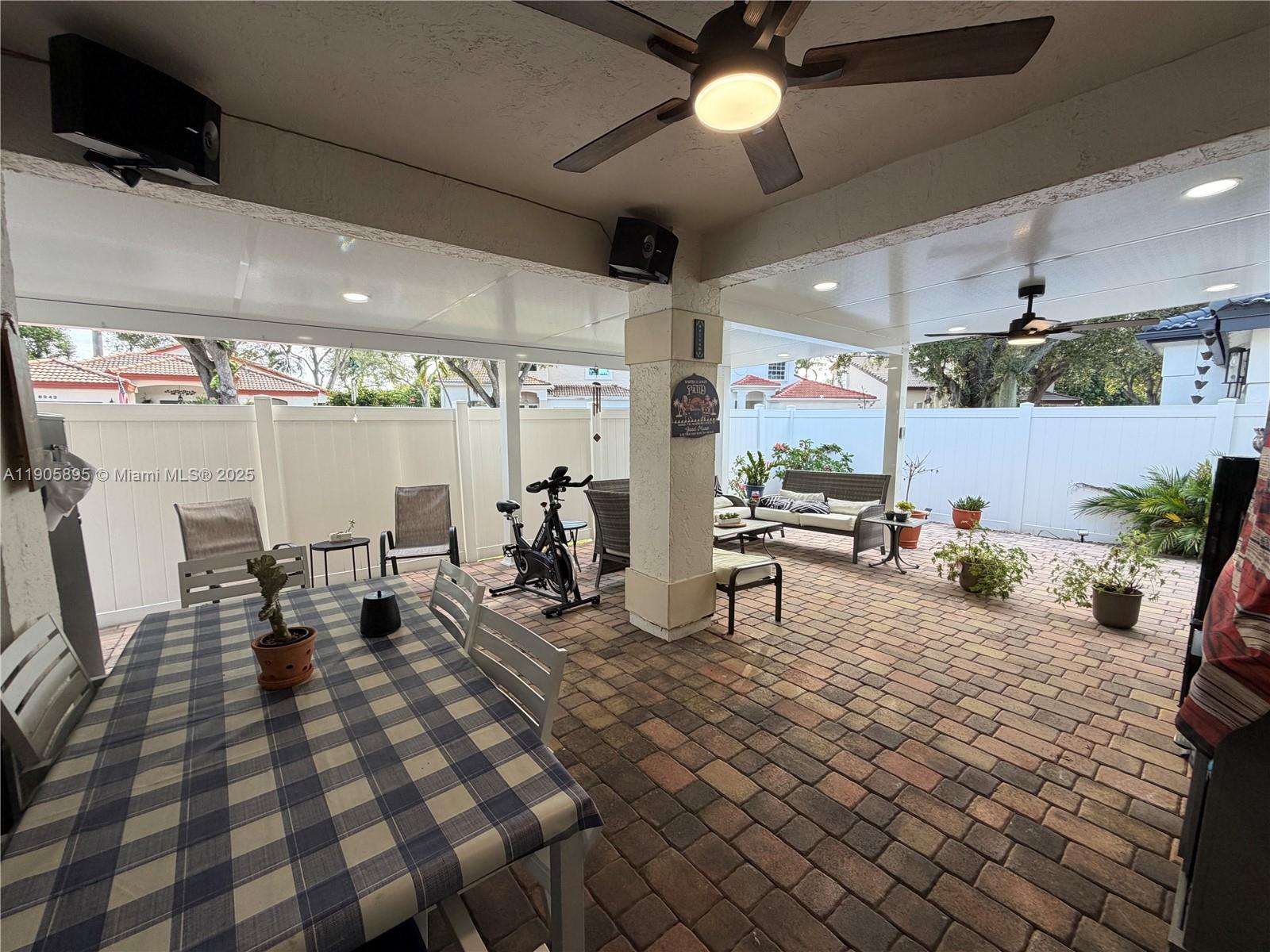 MARBELLA PARK - Residential