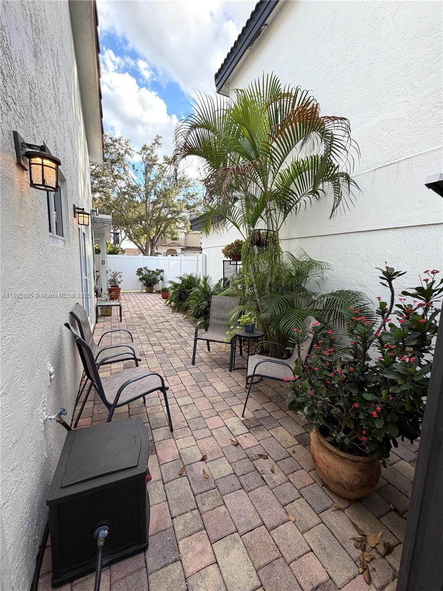 MARBELLA PARK - Residential