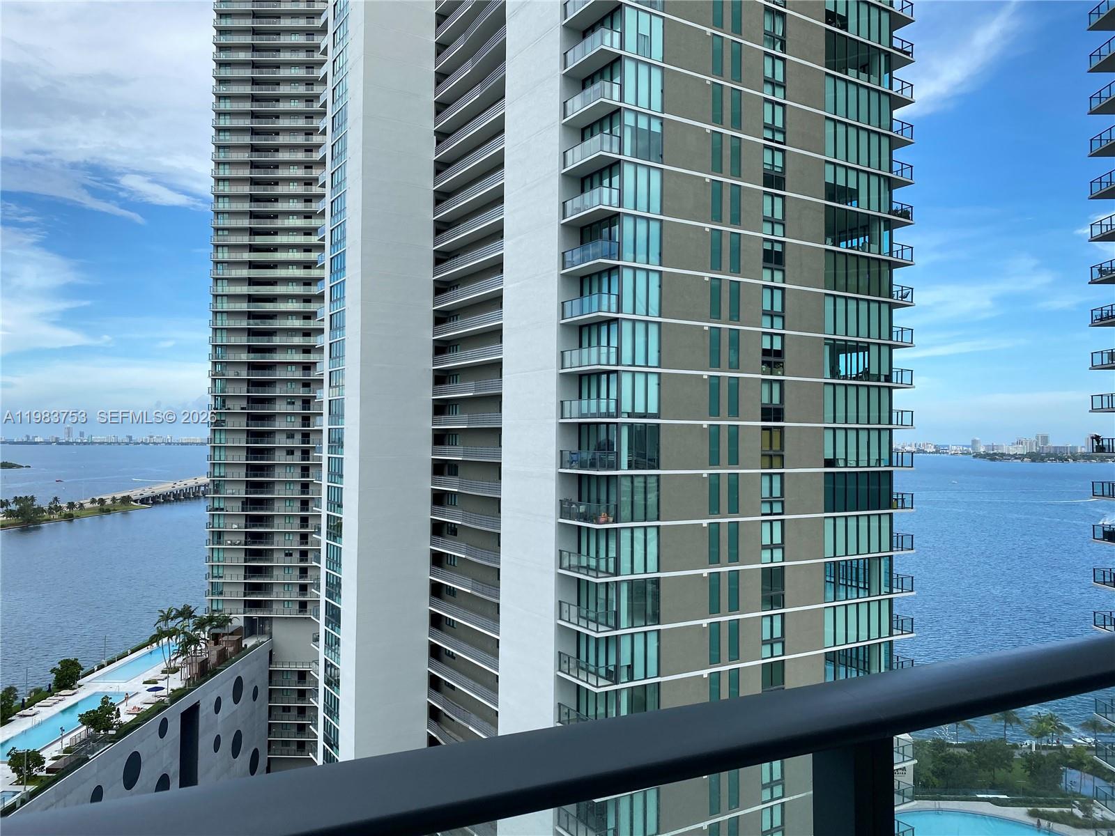 PARAISO BAYVIEWS CONDO - Residential