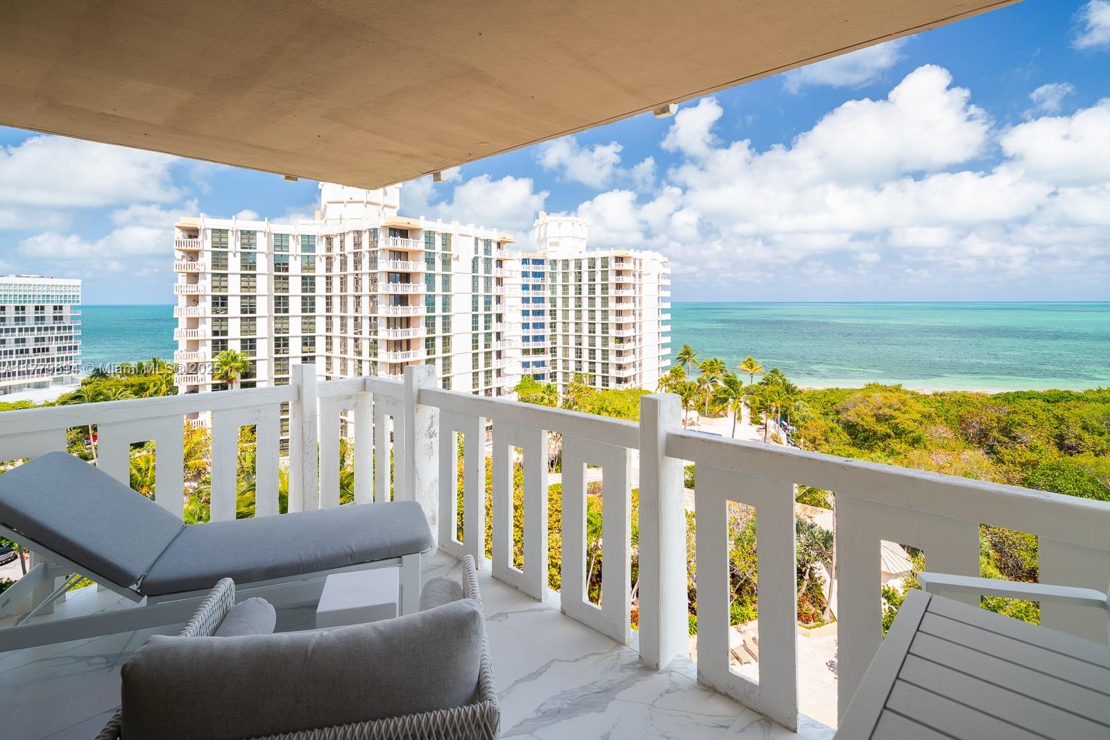 1121 Crandon Blvd D907