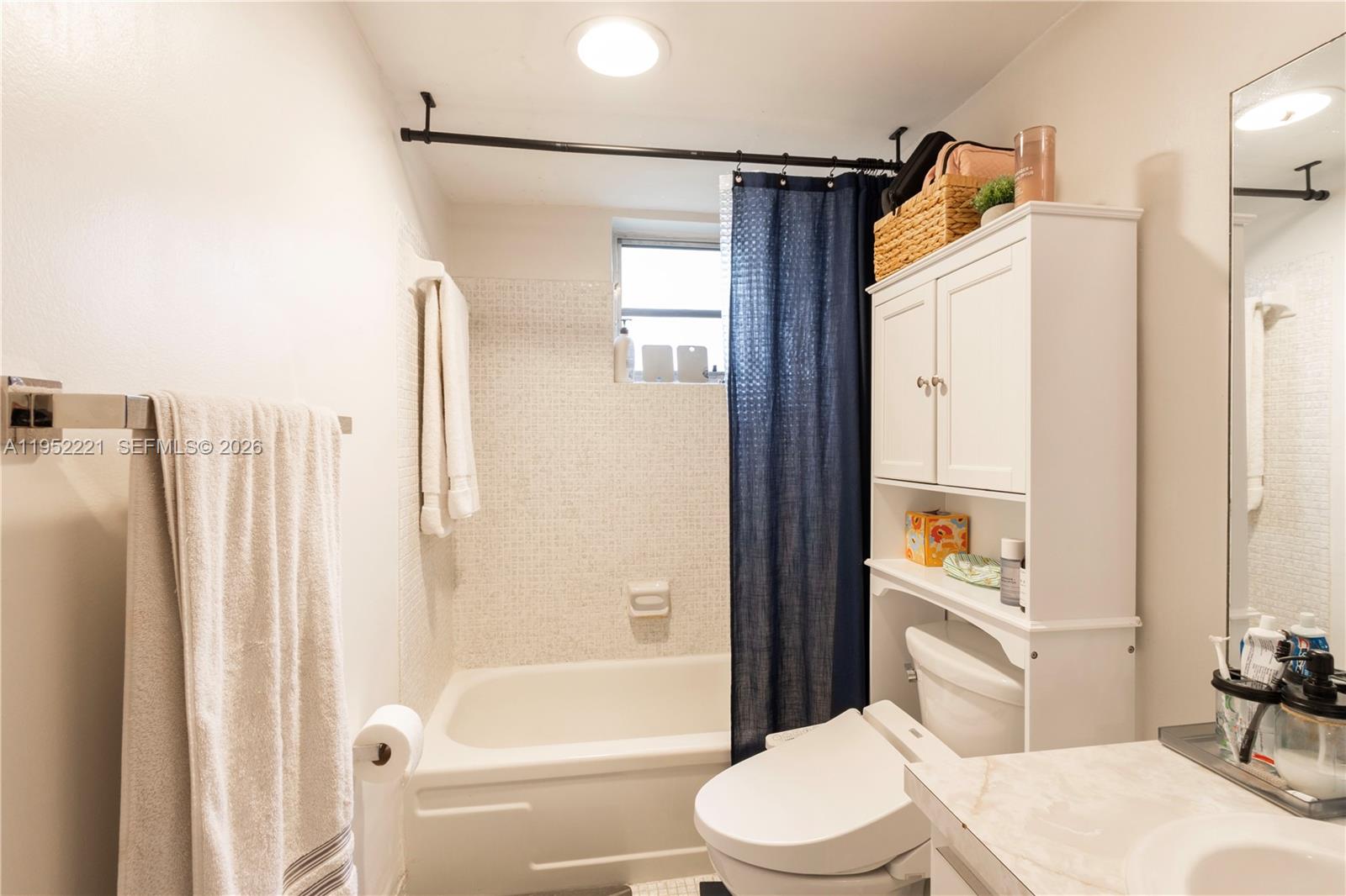 KINGSTON SQUARE CONDO - Residential