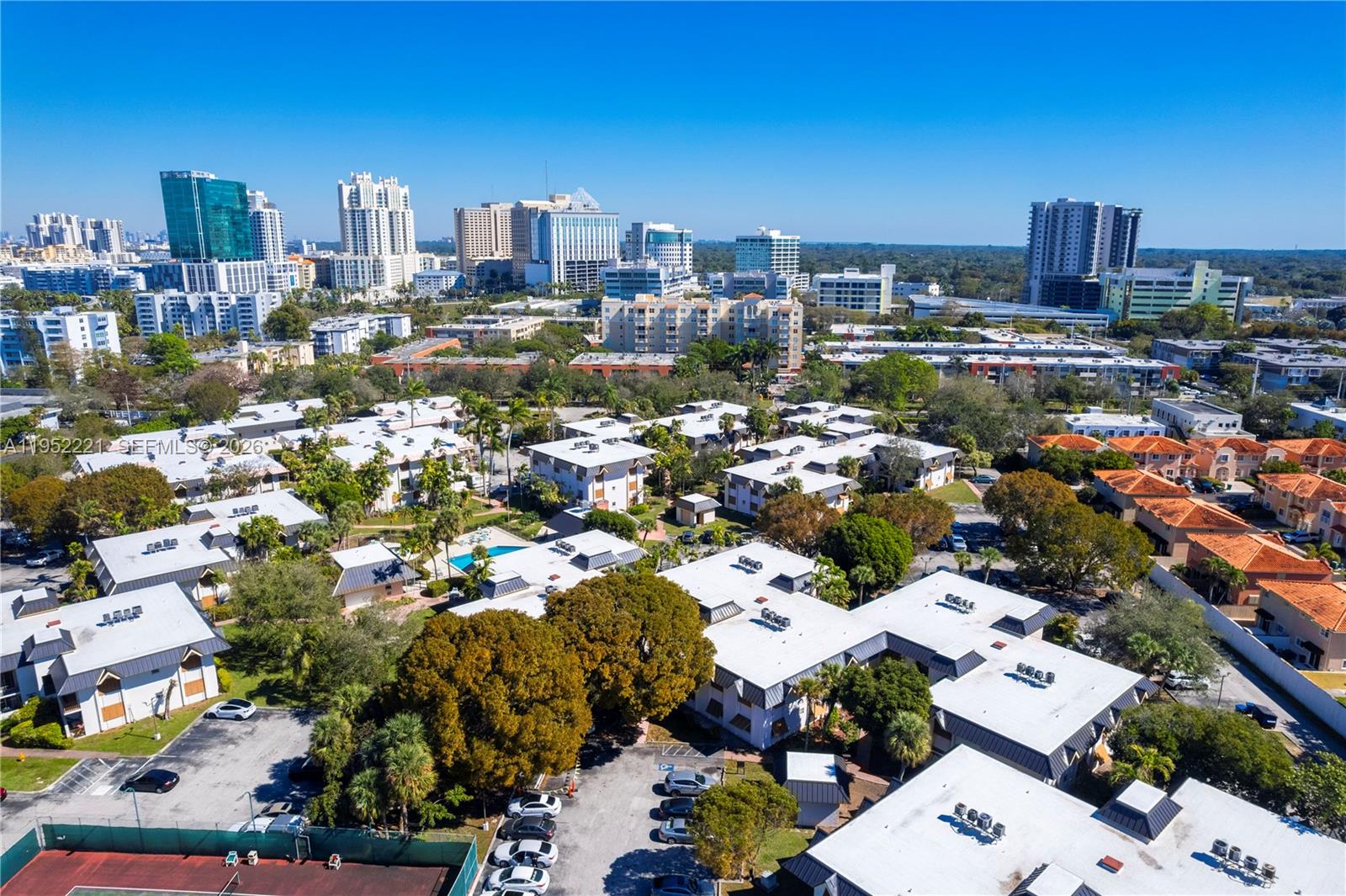 KINGSTON SQUARE CONDO - Residential