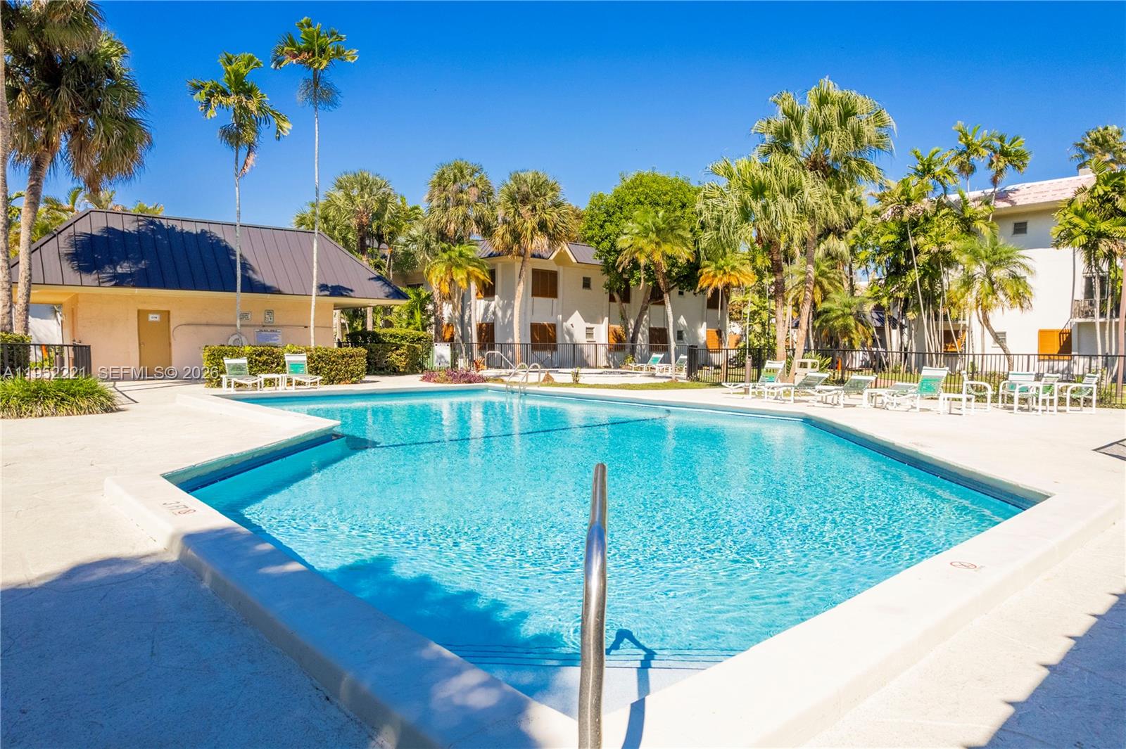 KINGSTON SQUARE CONDO - Residential