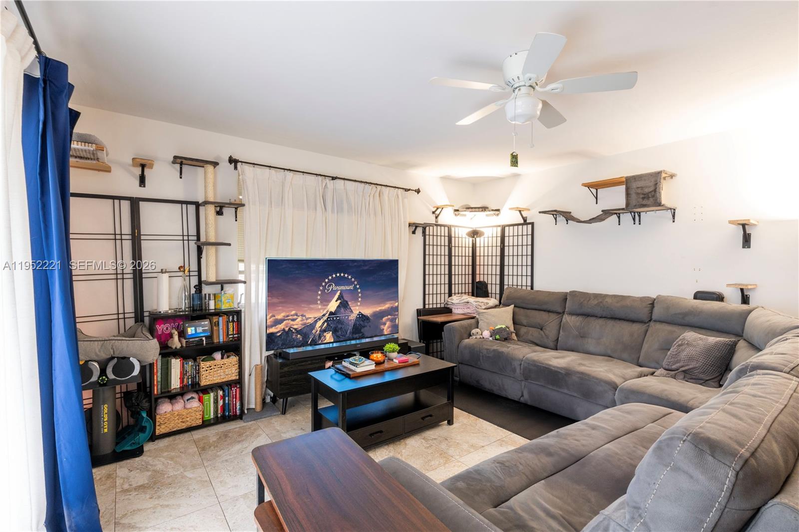 KINGSTON SQUARE CONDO - Residential