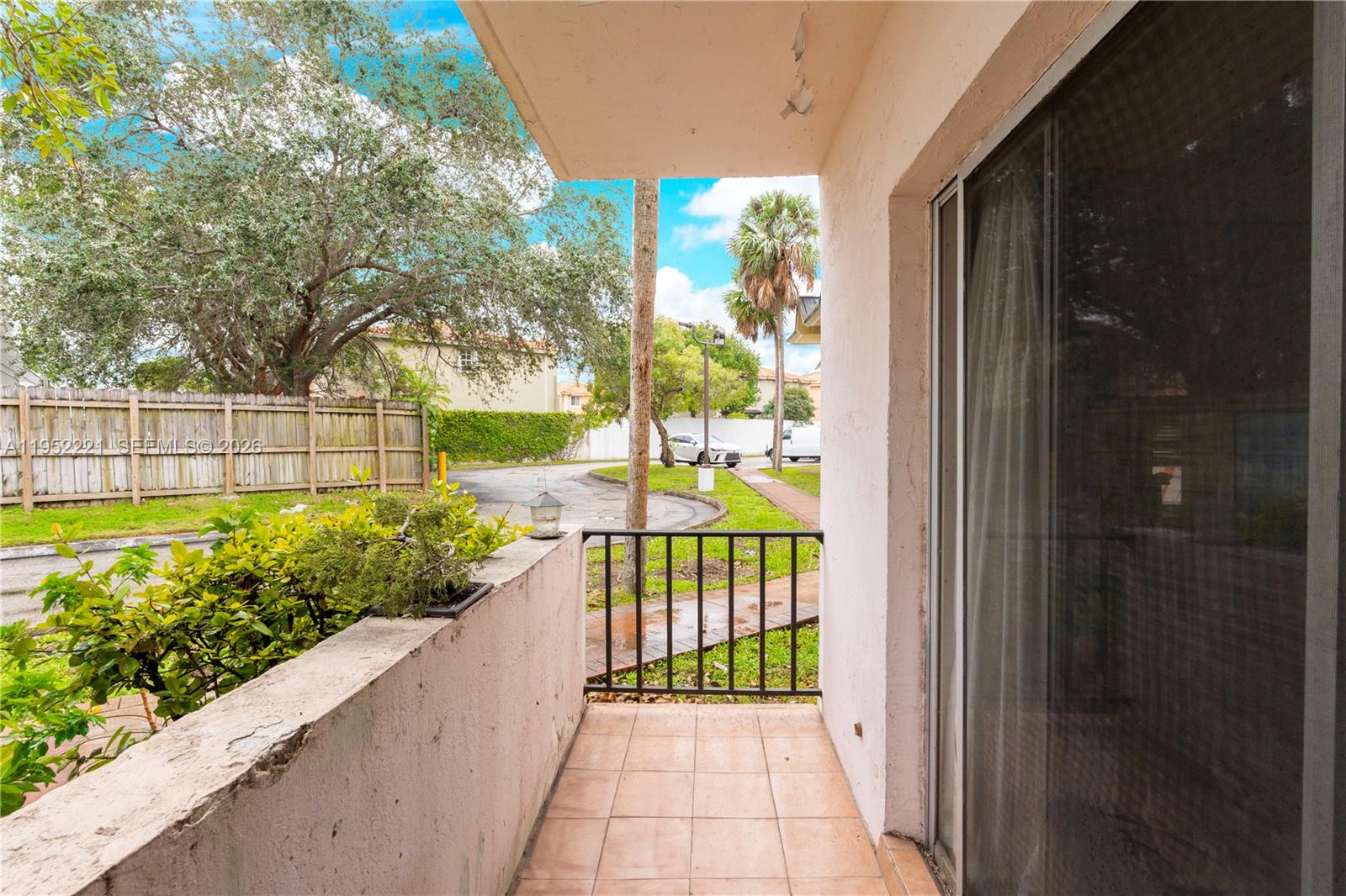 KINGSTON SQUARE CONDO - Residential