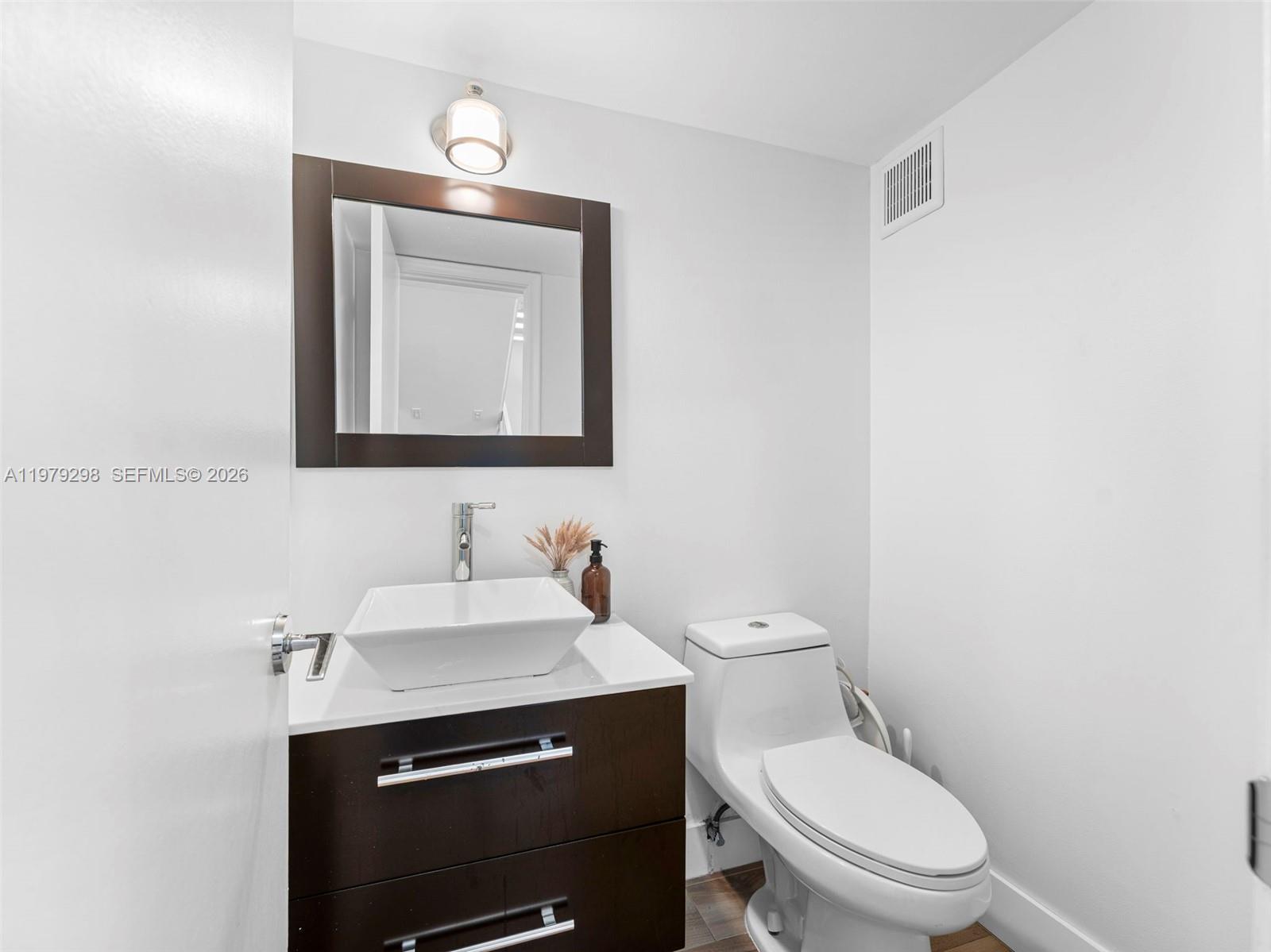 SABAL CHASE SEC 6 - Residential Lease