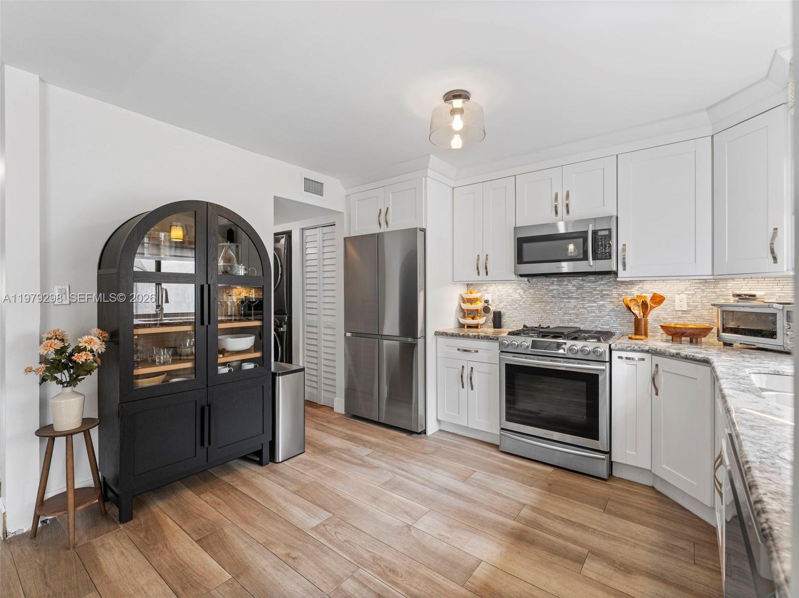 SABAL CHASE SEC 6 - Residential Lease