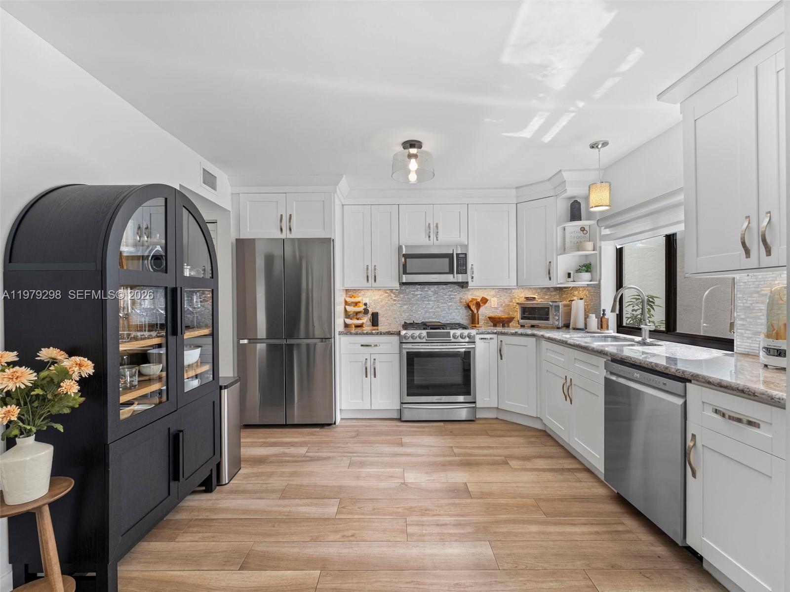 SABAL CHASE SEC 6 - Residential Lease