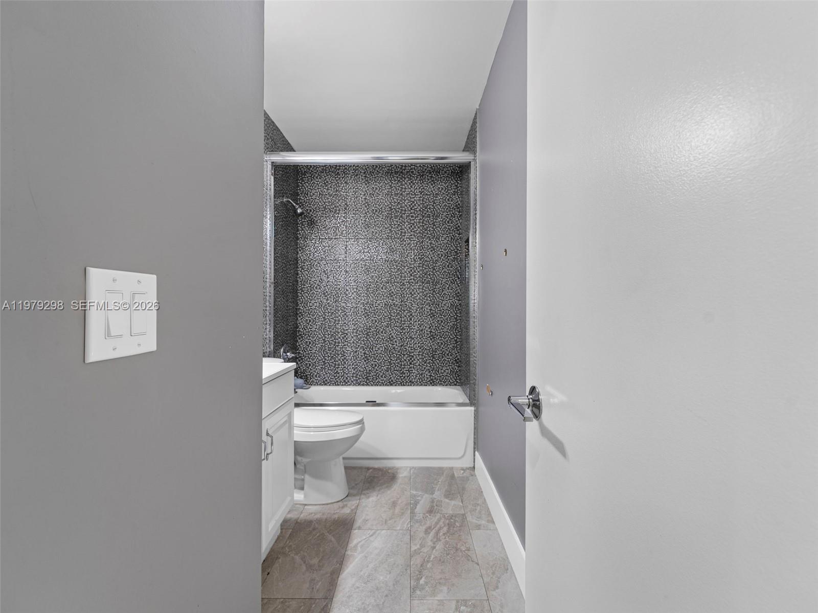 SABAL CHASE SEC 6 - Residential Lease