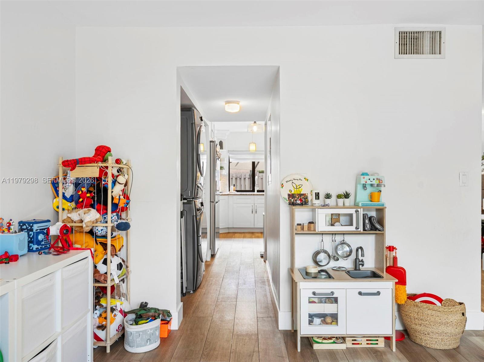 SABAL CHASE SEC 6 - Residential Lease