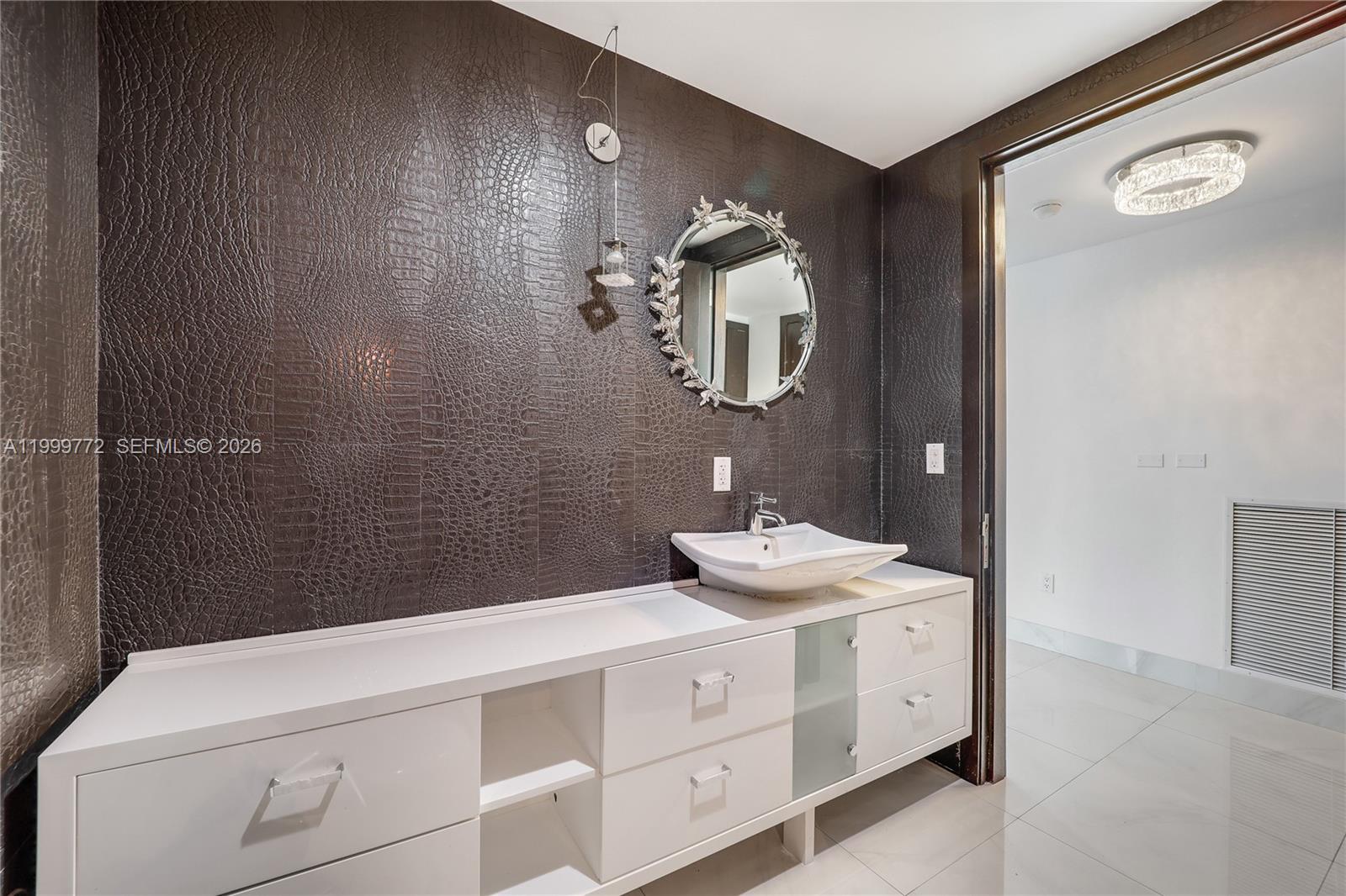 TEN MUSEUM PK RESIDENTIAL - Residential