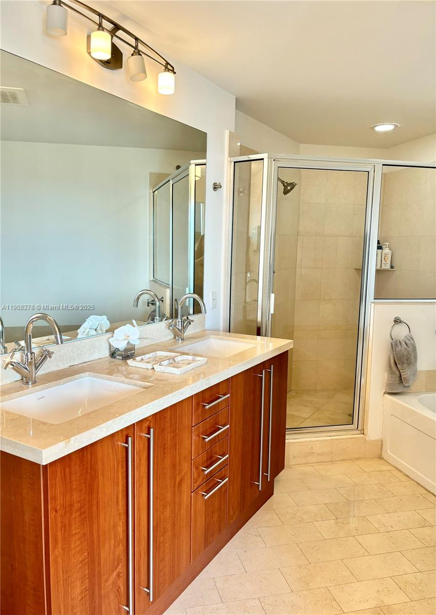 AXIS ON BRICKELL COND - Residential Lease