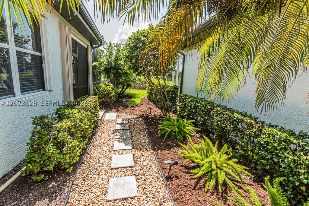 10545 Avila Cir