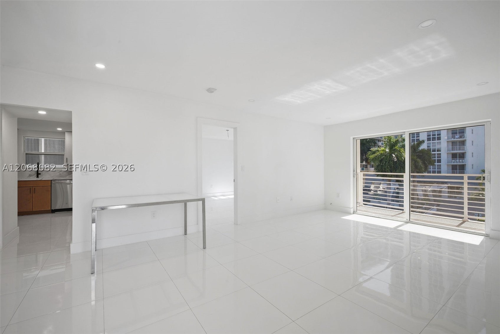 1245 West Ave 401