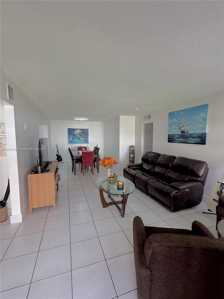 ROYALE GREEN CONDO 6 - Residential