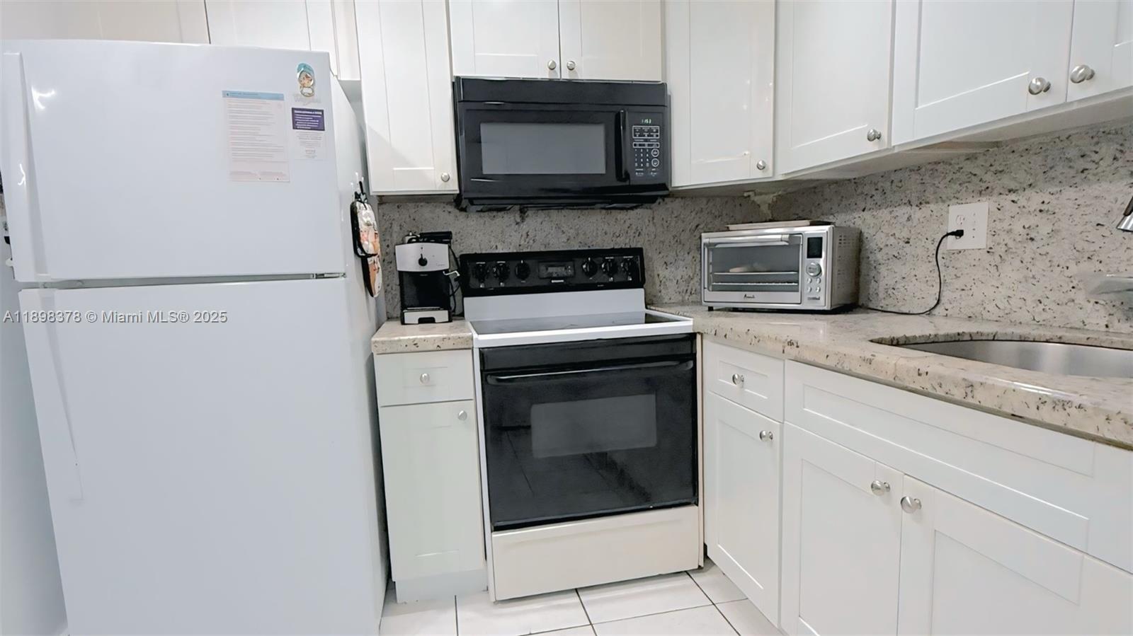 ROYALE GREEN CONDO 6 - Residential
