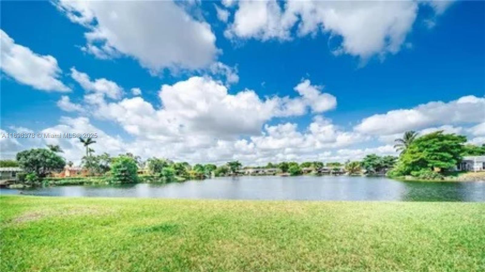ROYALE GREEN CONDO 6 - Residential