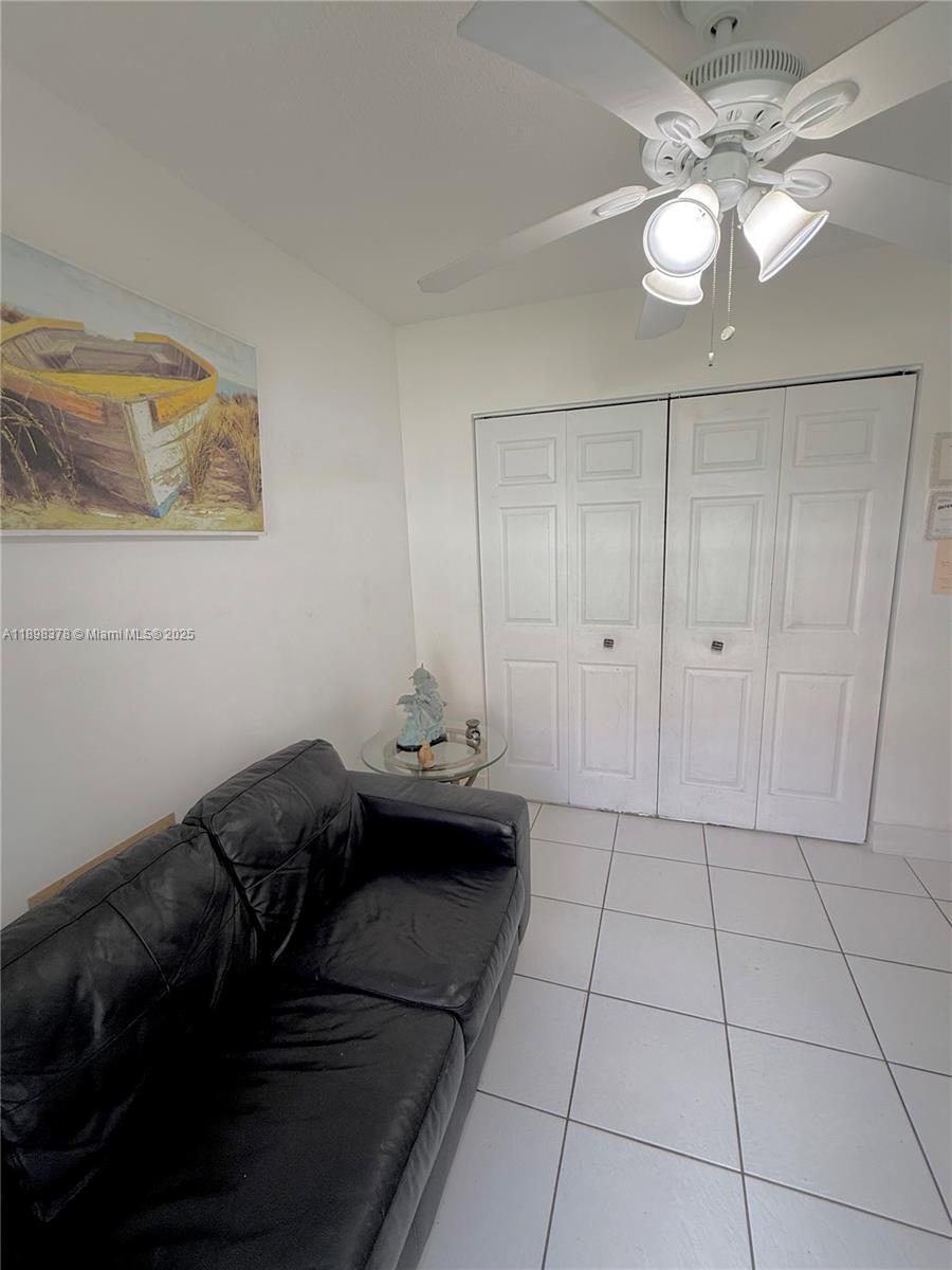 ROYALE GREEN CONDO 6 - Residential