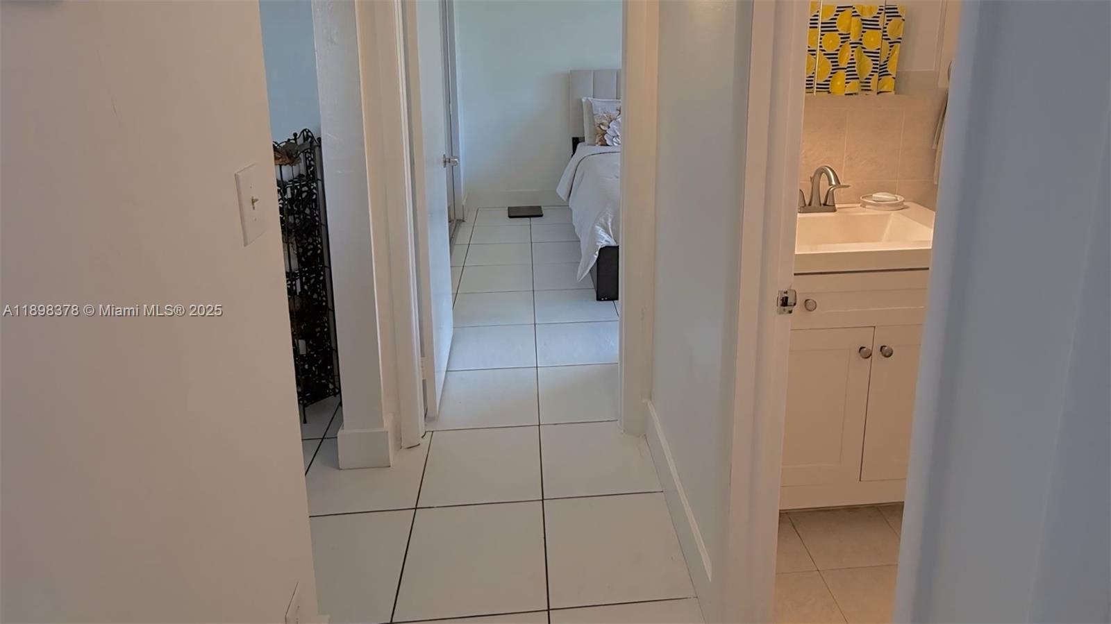 ROYALE GREEN CONDO 6 - Residential