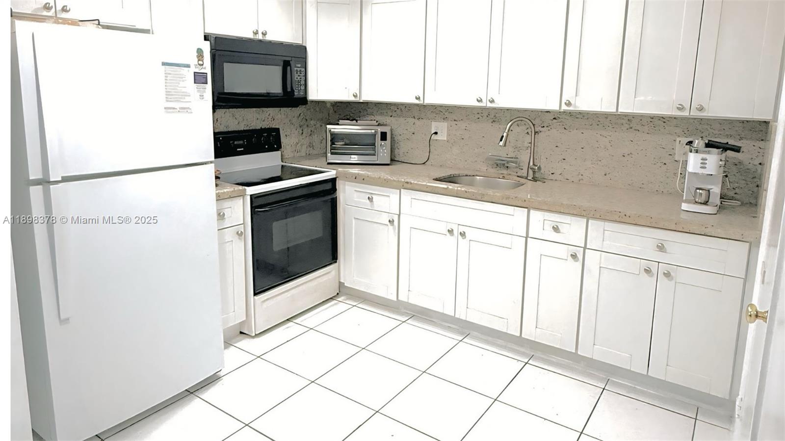ROYALE GREEN CONDO 6 - Residential