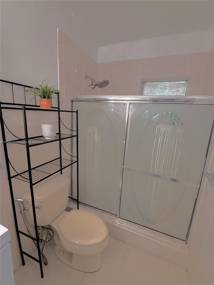ROYALE GREEN CONDO 6 - Residential