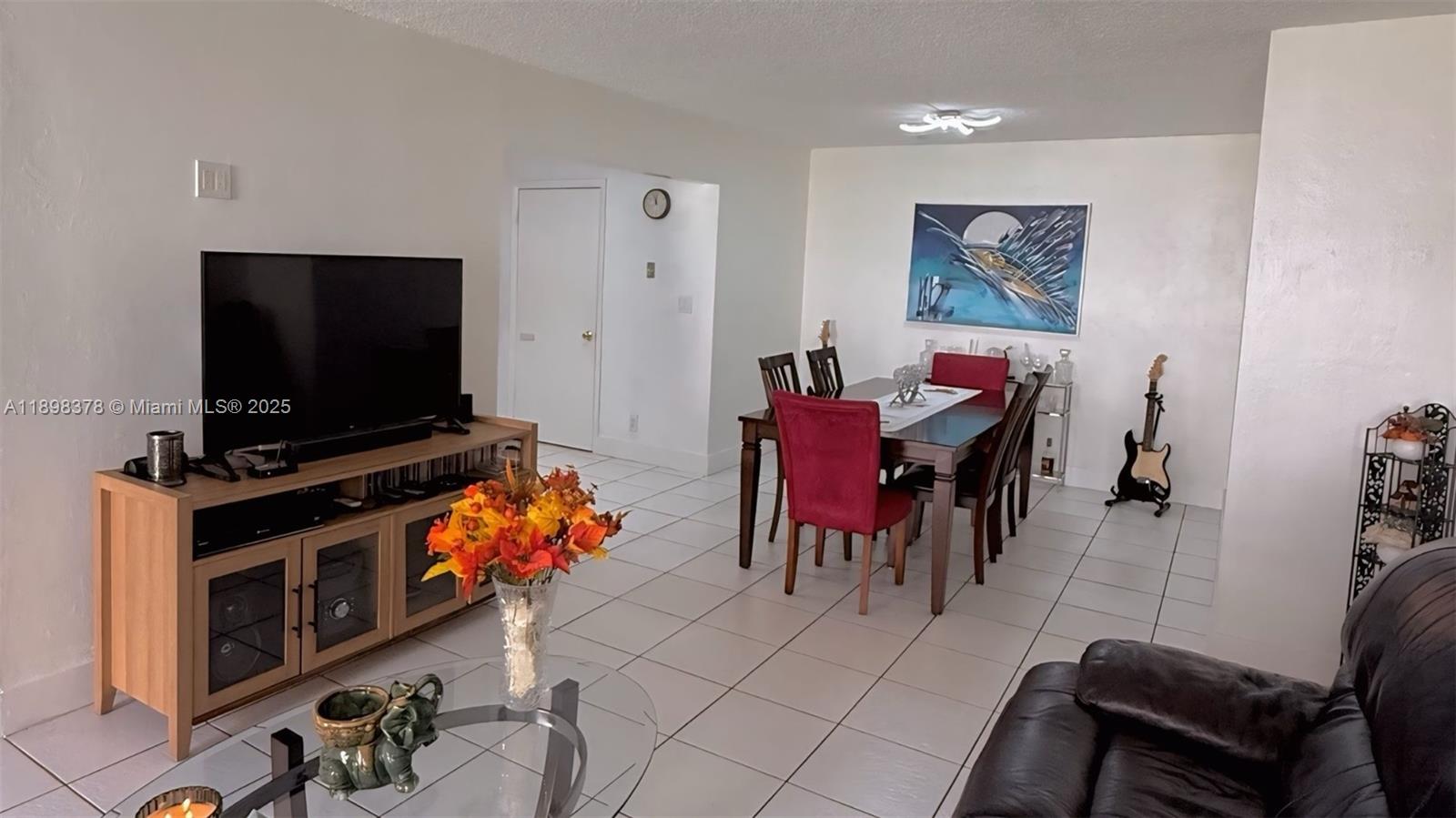ROYALE GREEN CONDO 6 - Residential
