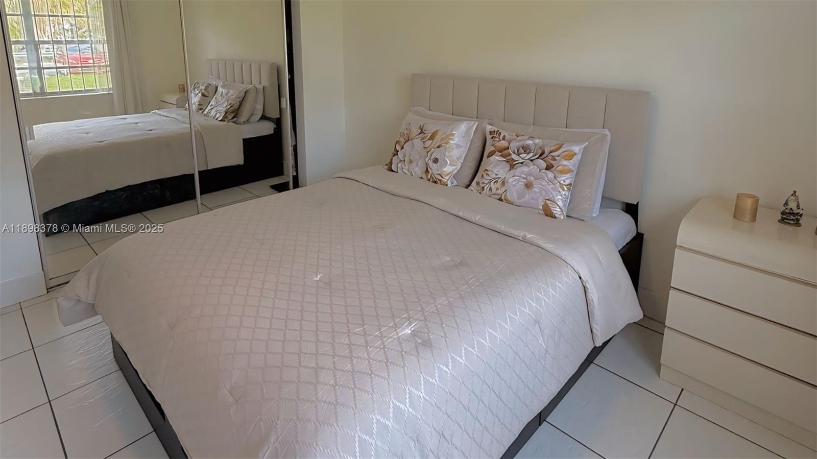 ROYALE GREEN CONDO 6 - Residential