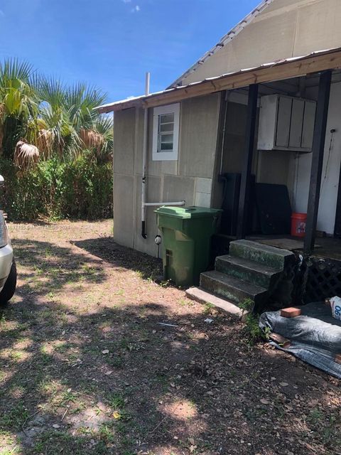 A home in Palatka