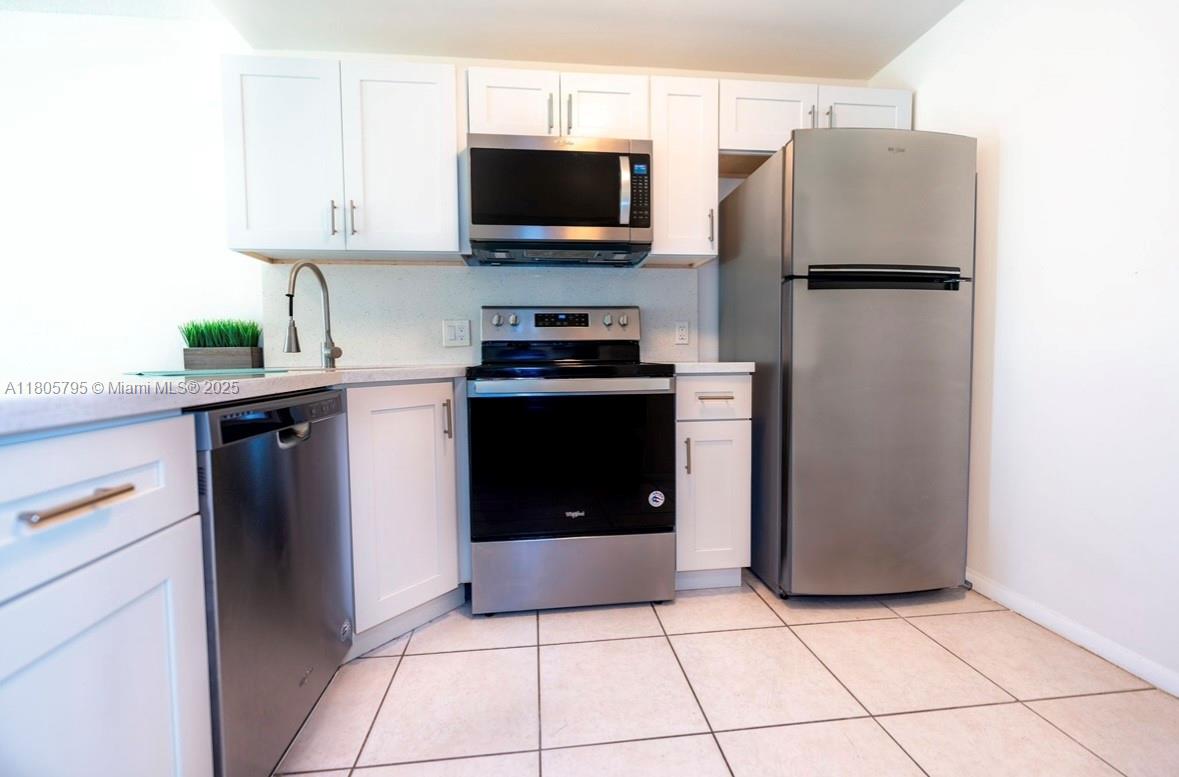Rental Property at 2345 Ne 135th St 307, North Miami, Miami-Dade County, Florida - Bedrooms: 1 
Bathrooms: 2  - $2,200 MO.