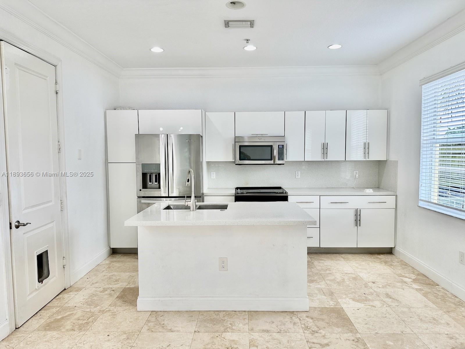 EVERGLADE LAND SALES CO - Residential Lease