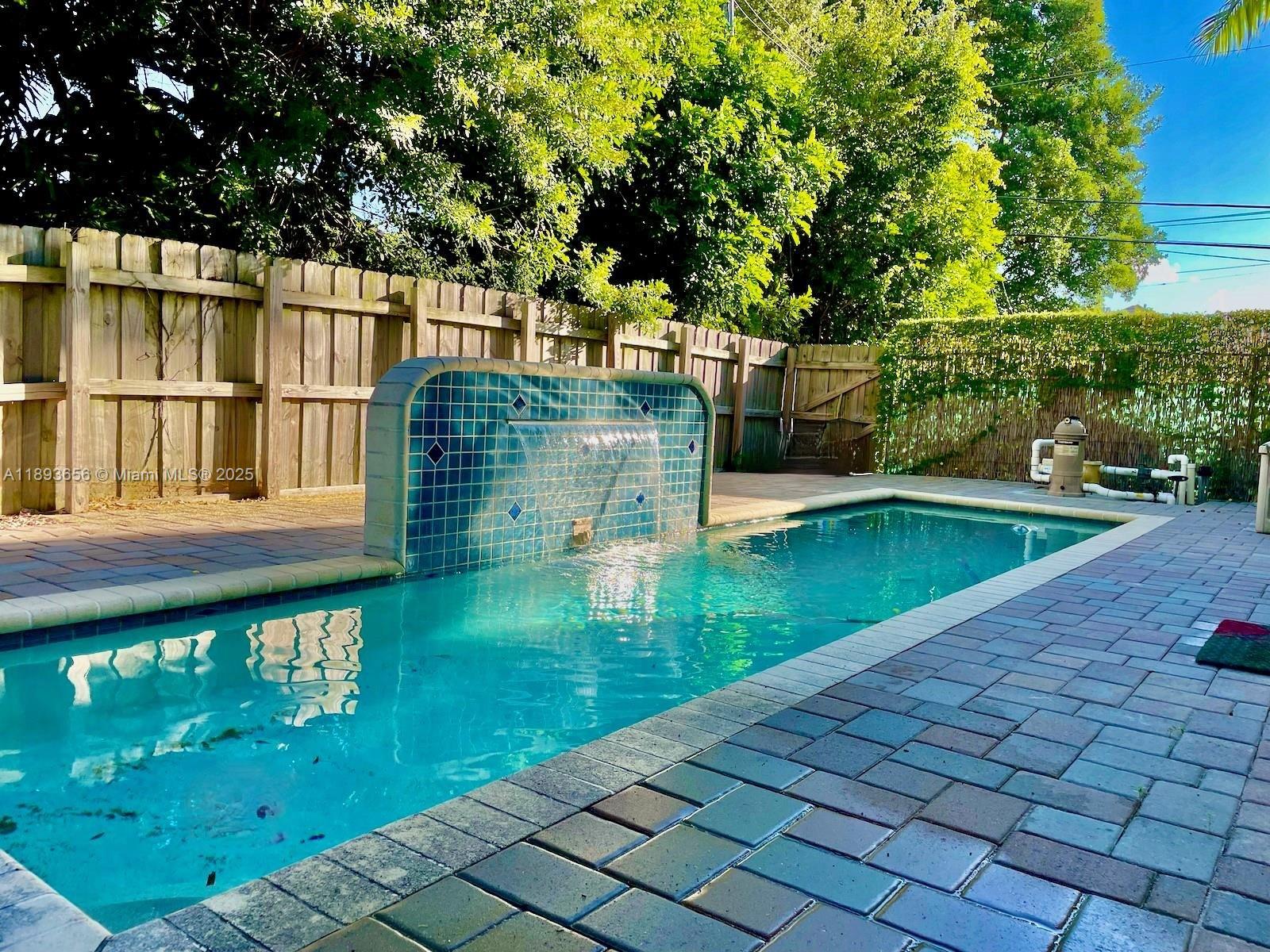 EVERGLADE LAND SALES CO - Residential Lease