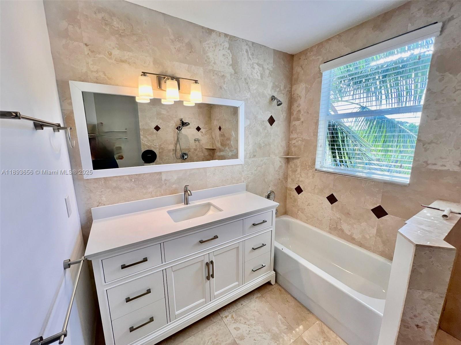 EVERGLADE LAND SALES CO - Residential Lease