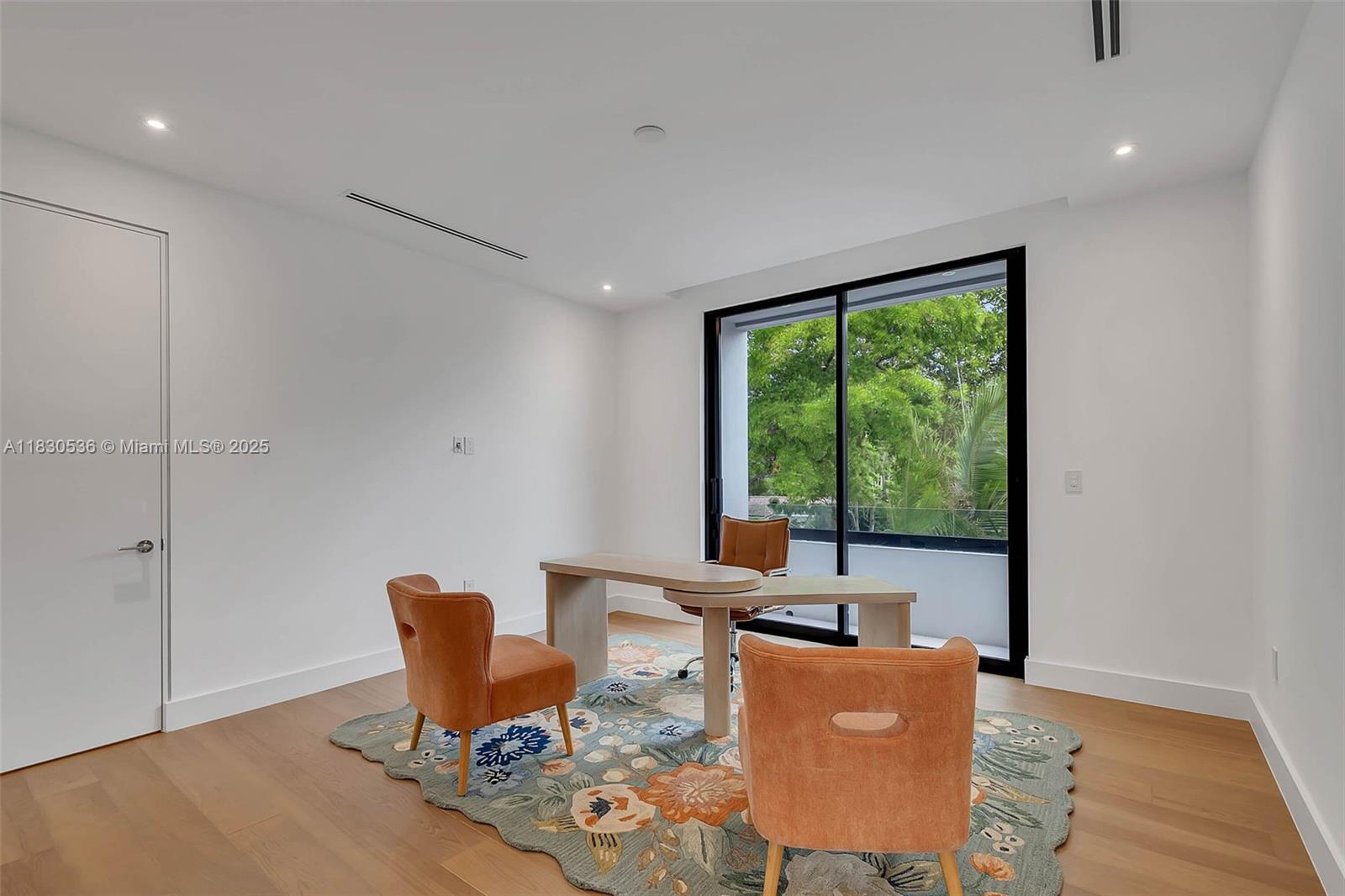 SUNILAND MANOR - Residential