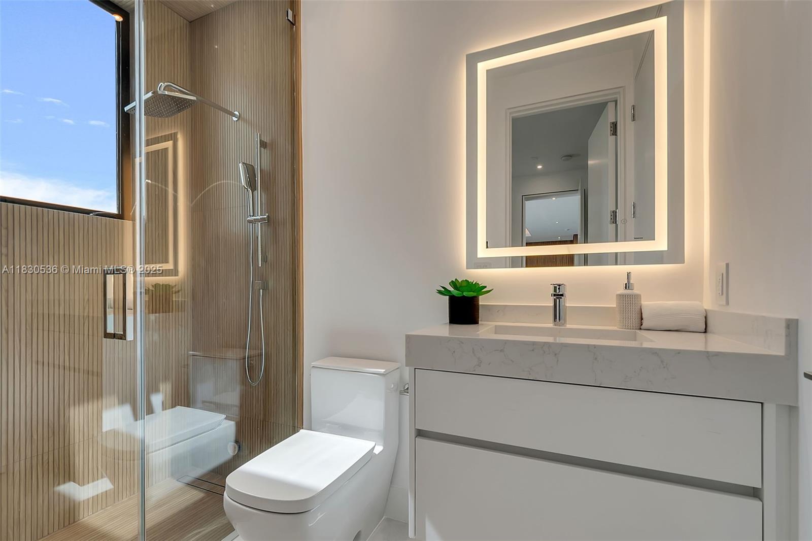 SUNILAND MANOR - Residential