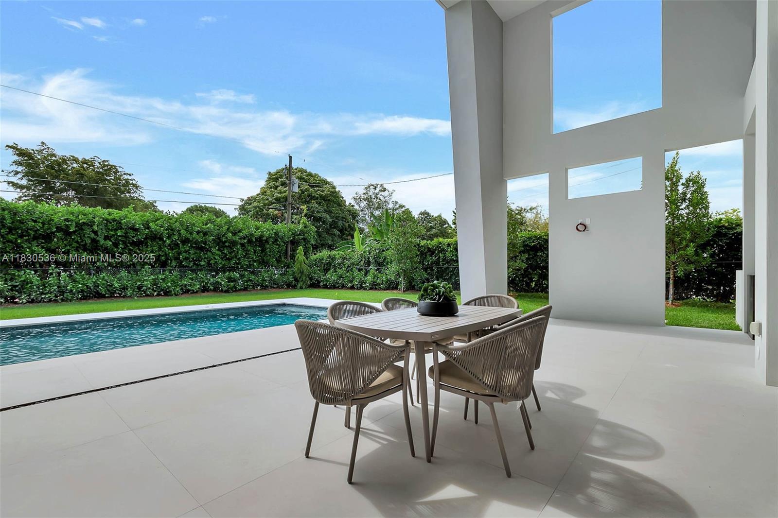 SUNILAND MANOR - Residential