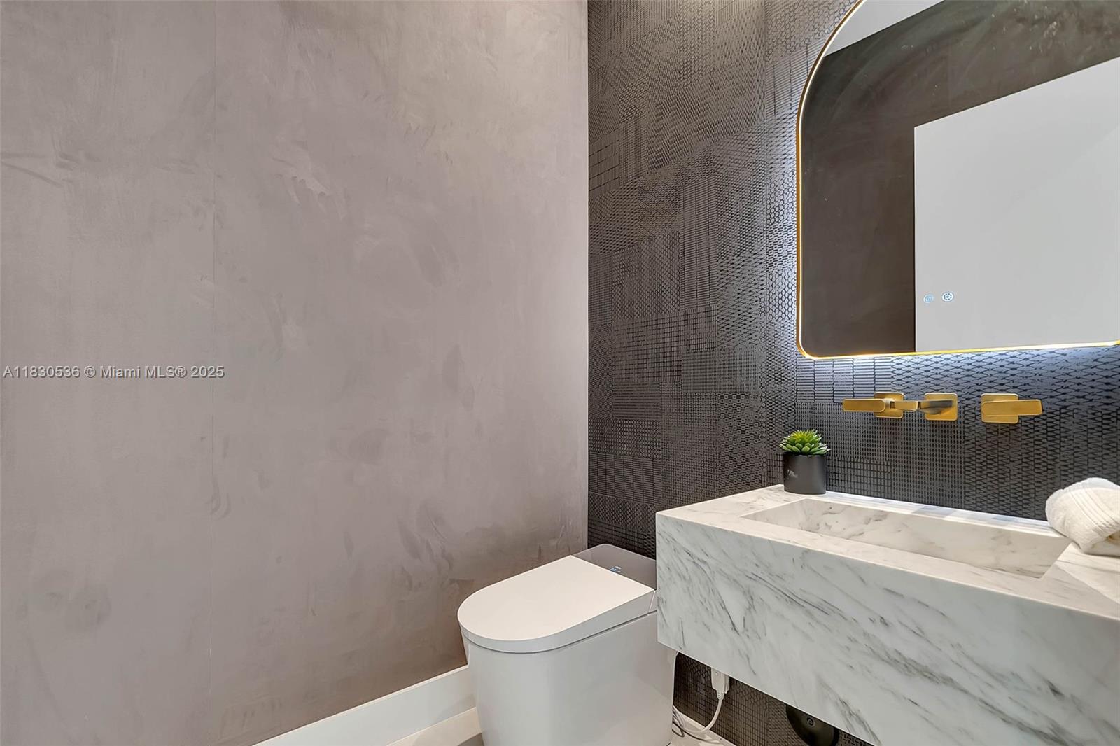 SUNILAND MANOR - Residential