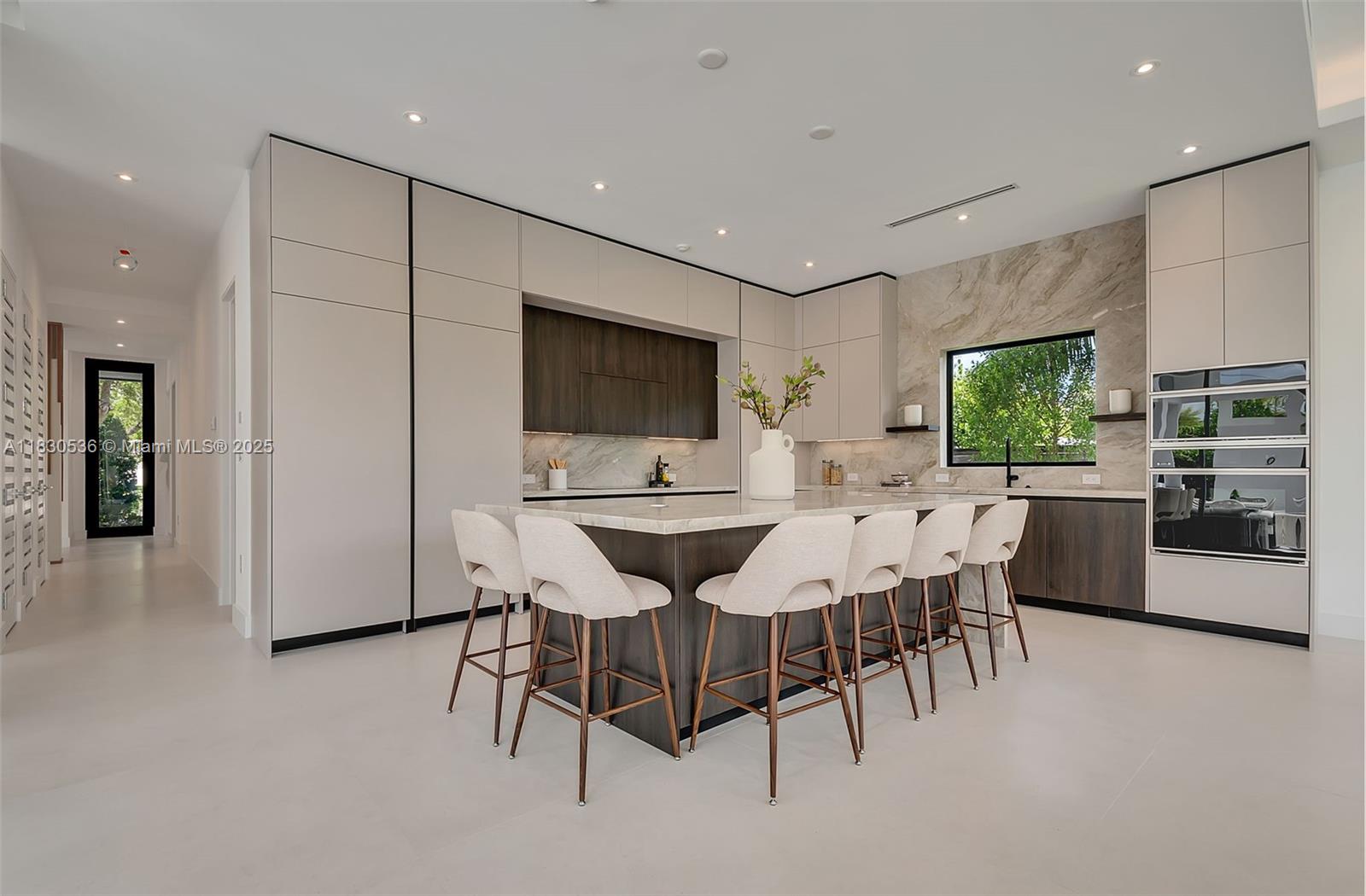 SUNILAND MANOR - Residential