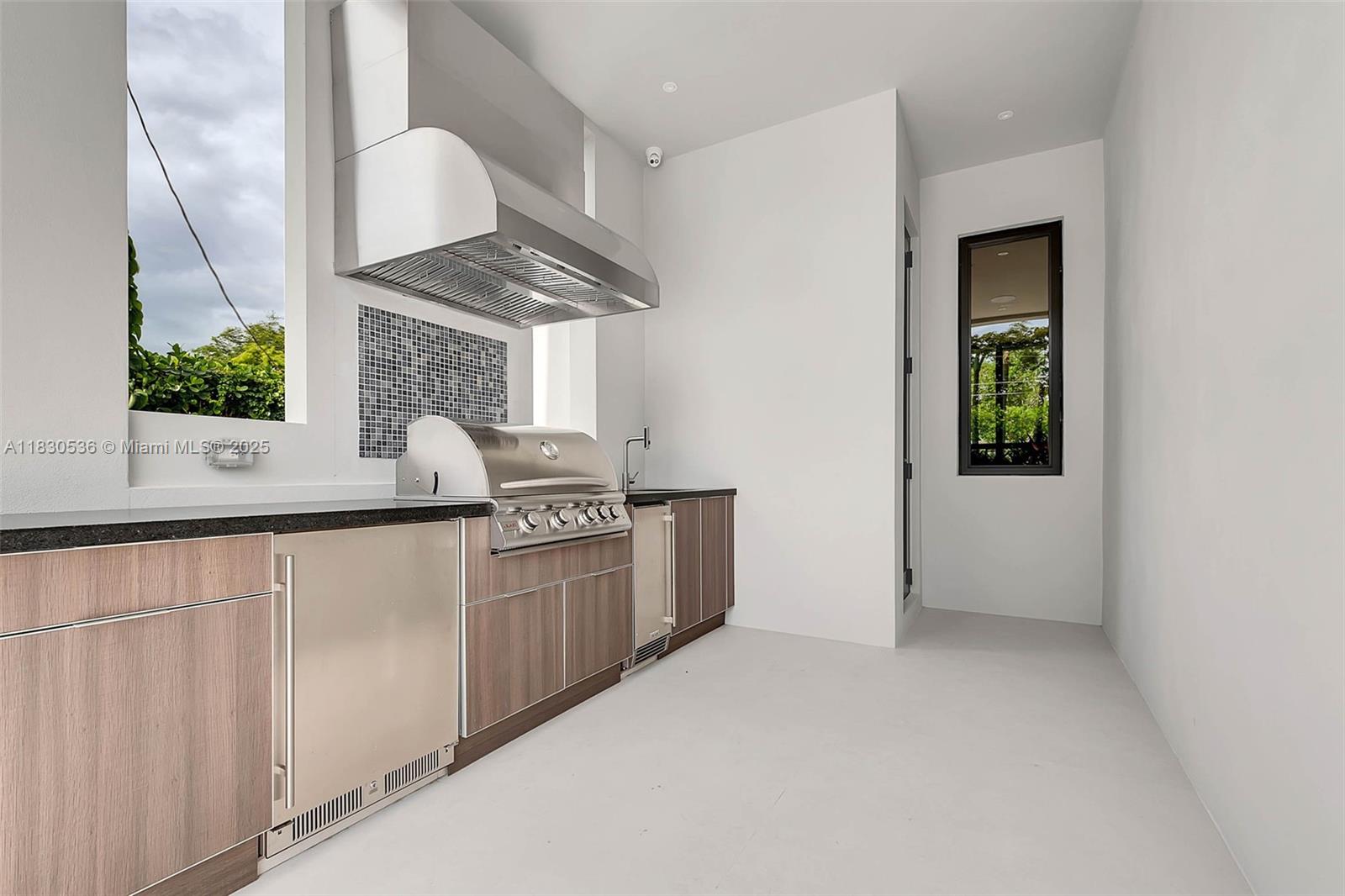 SUNILAND MANOR - Residential