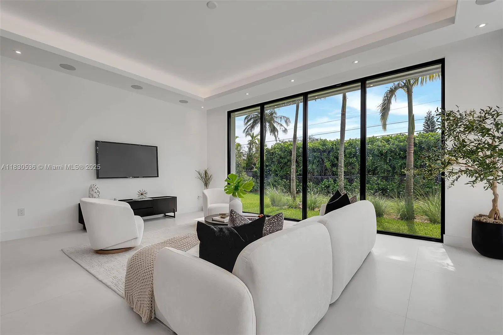 Pinecrest, Florida 33156, United States, 6 Bedrooms Bedrooms, ,7 BathroomsBathrooms,Residential,Active,160310