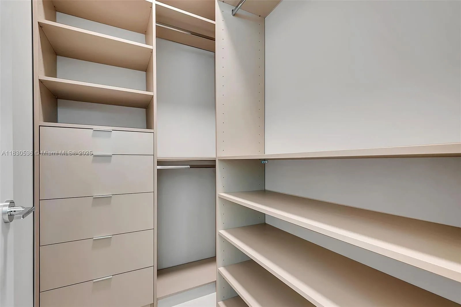 Pinecrest, Florida 33156, United States, 6 Bedrooms Bedrooms, ,7 BathroomsBathrooms,Residential,Active,160310