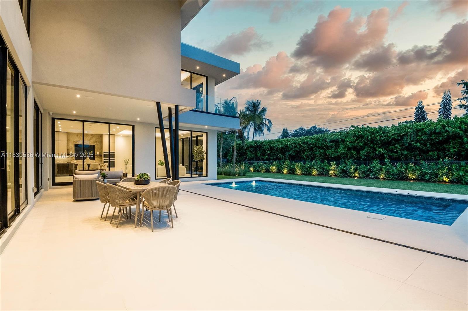 SUNILAND MANOR - Residential