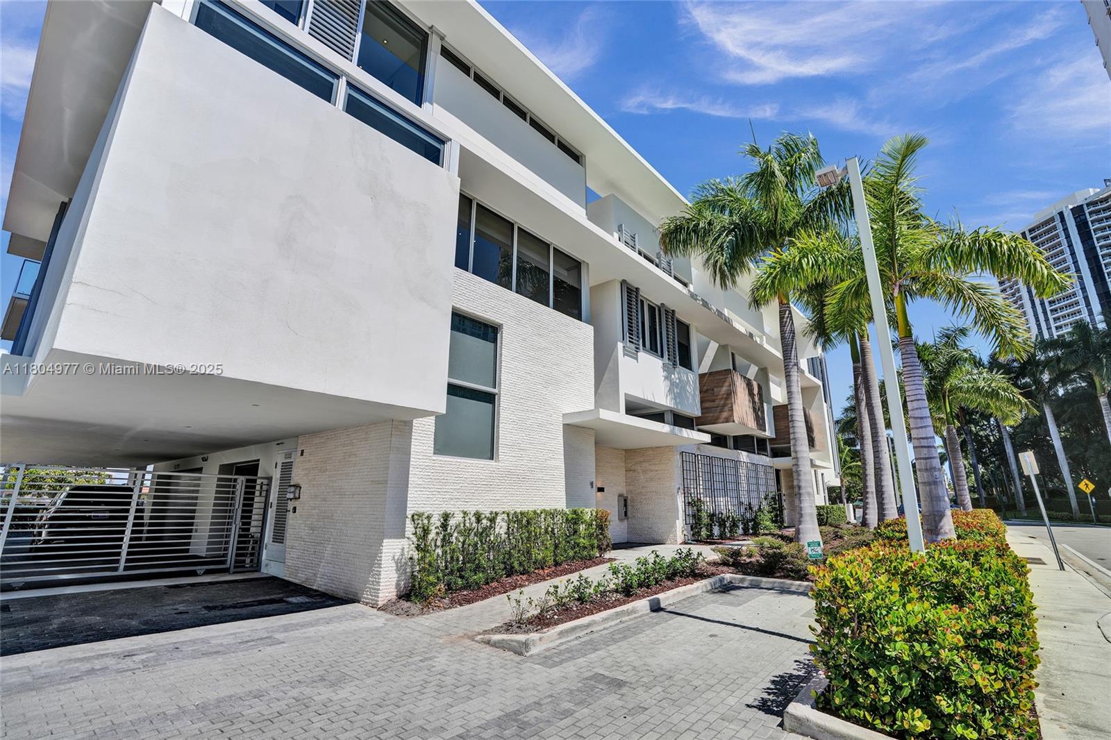 3750 Yacht Club Dr TH1