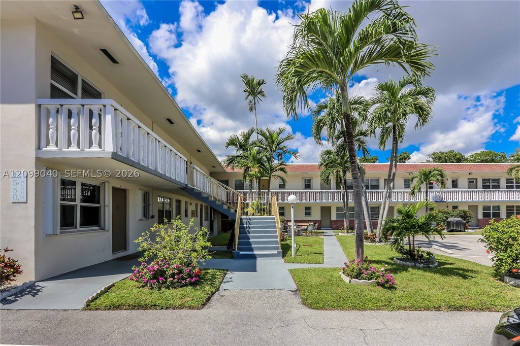 Photo of 1550 N 12th Ct #1A, Hollywood, FL 33019 (MLS # A12099040)