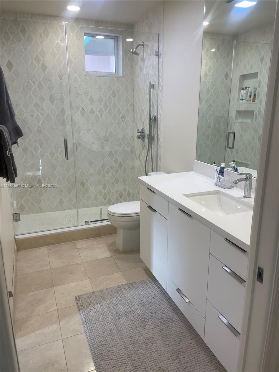DEERING BAY CONDO I - Residential Lease