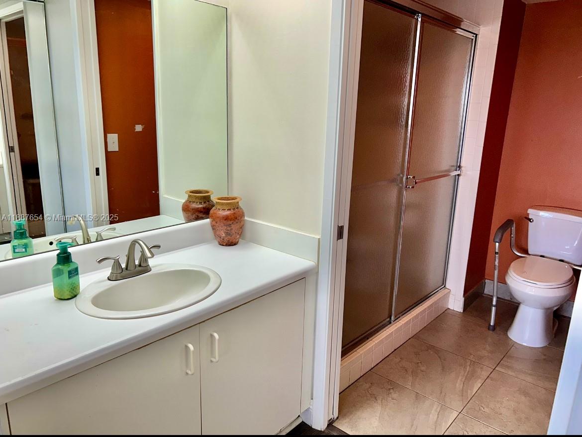 SUFFOLK AT CENTURY VILLAG - Residential