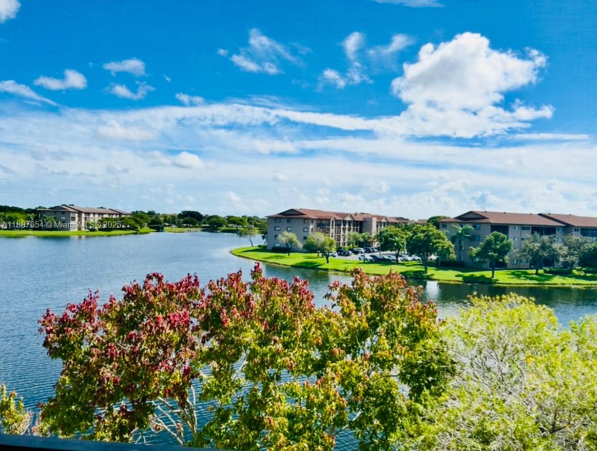 SUFFOLK AT CENTURY VILLAG - Residential