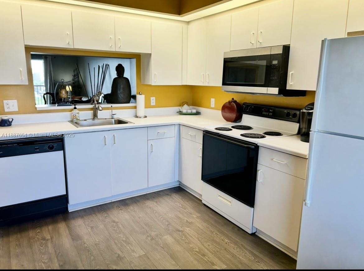 SUFFOLK AT CENTURY VILLAG - Residential