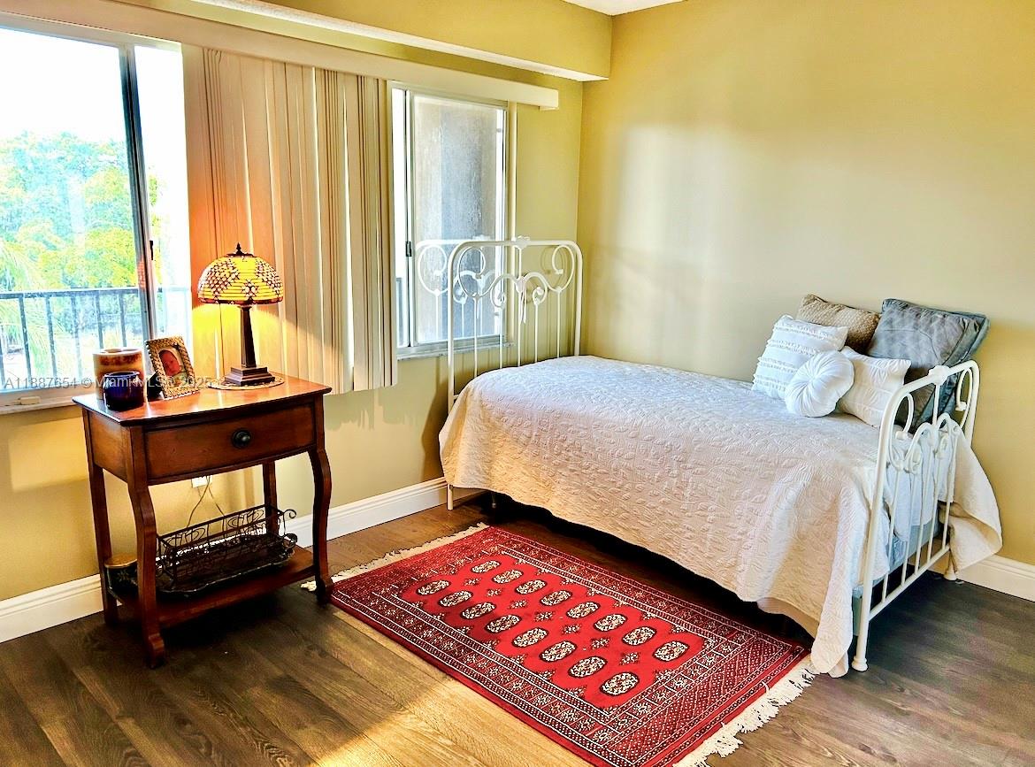 SUFFOLK AT CENTURY VILLAG - Residential